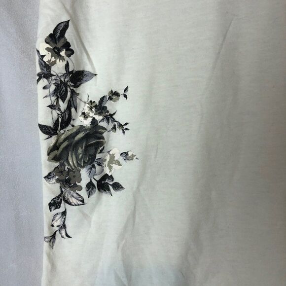 AND NOW THIS Men's Flower Graphic T-Shirt, Ivory, size M.         DC - Picture 2 of 6